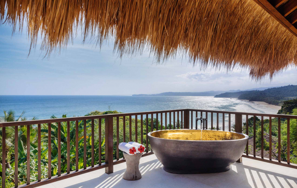 Ocean View Outdoor Bathtub by Read McKendree Ocean View Outdoor Bathtub by Read McKendree